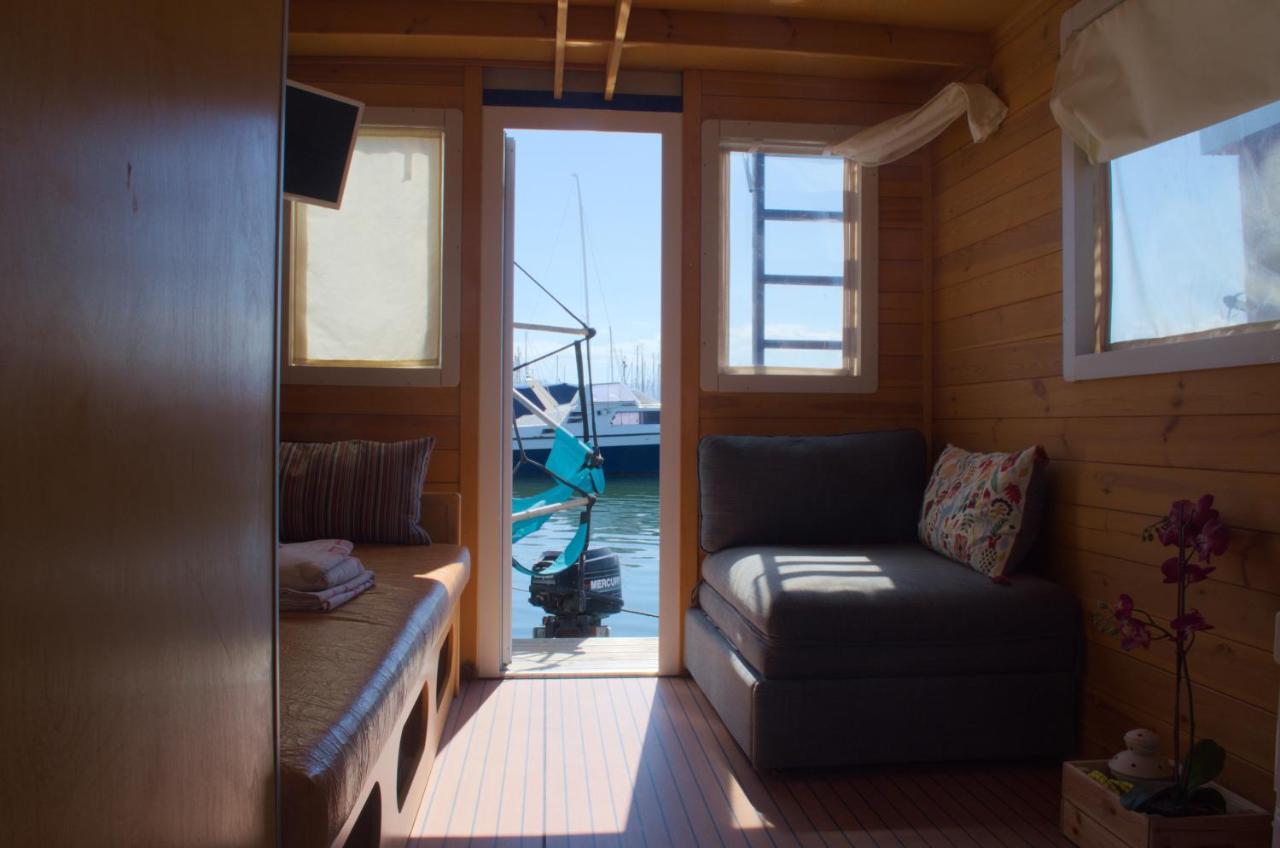 Houseboat Cagliari Hotel Екстериор снимка