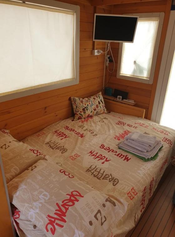 Houseboat Cagliari Hotel Екстериор снимка
