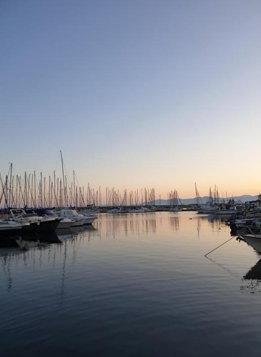 Houseboat Cagliari Hotel Екстериор снимка